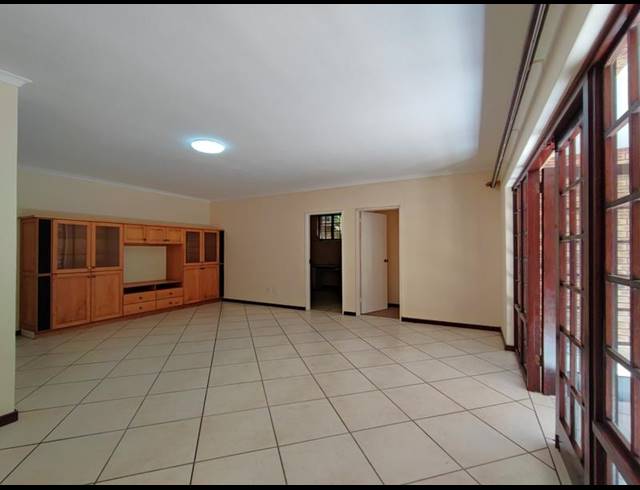 4 BEDROOM TOWNHOUSE FOR SALE IN WEMBLEY